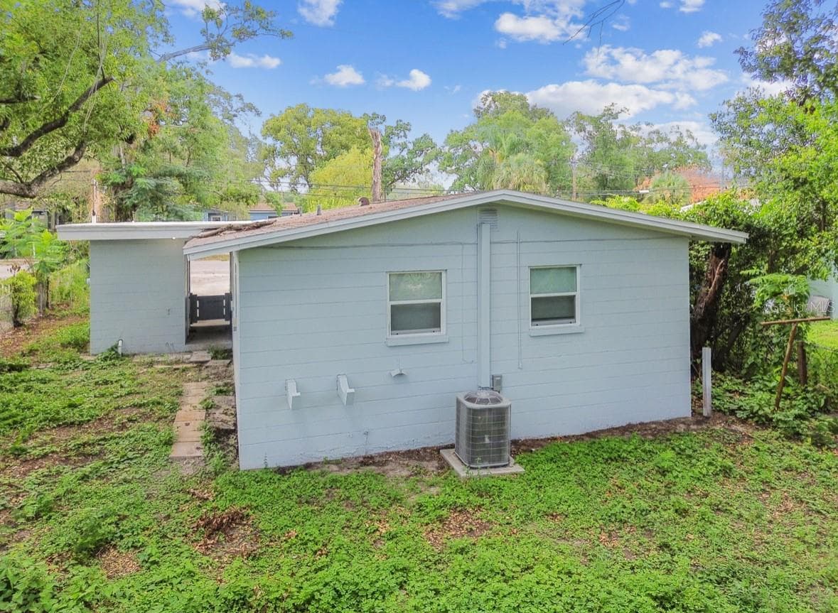 Single Family Residence at 1807 E BOUGAINVILLEA AVE, TAMPA, photo 33 of 41
