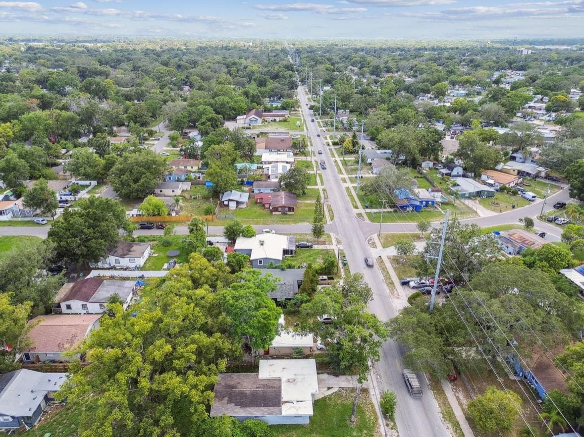 Single Family Residence at 1807 E BOUGAINVILLEA AVE, TAMPA, photo 39 of 41