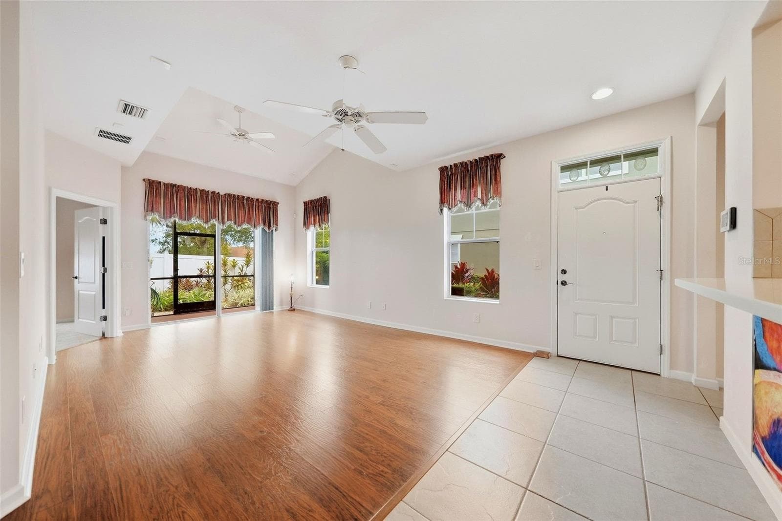 Livingroom - 10647 WHITTINGTON CT, LARGO