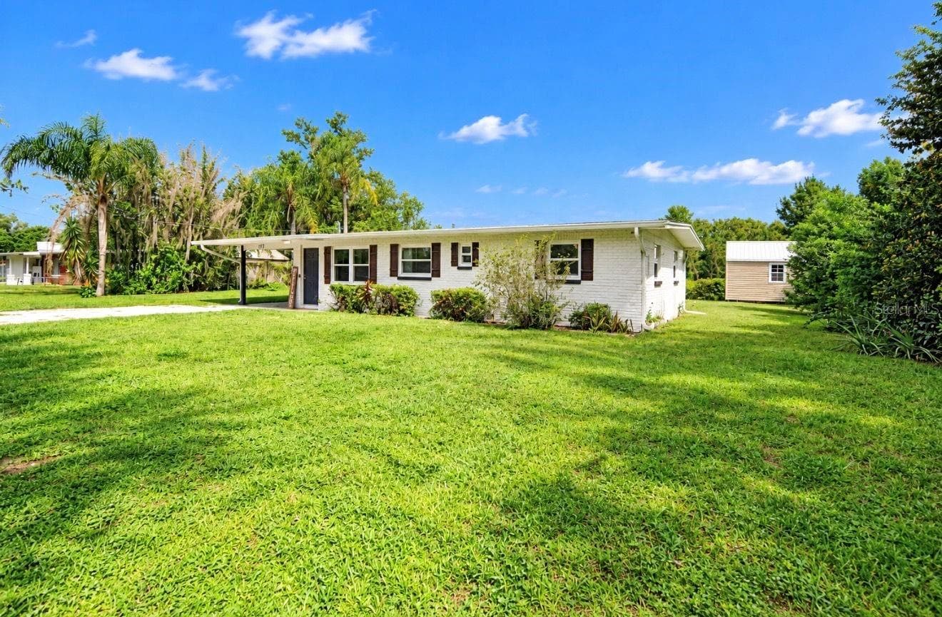 Single Family Residence at 717 W DEER LAKE DR, LUTZ, photo 2 of 39