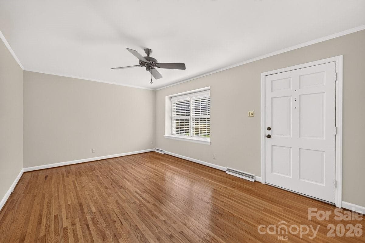 Single Family Residence at 6000 Colchester Place, Charlotte, photo 16 of 35