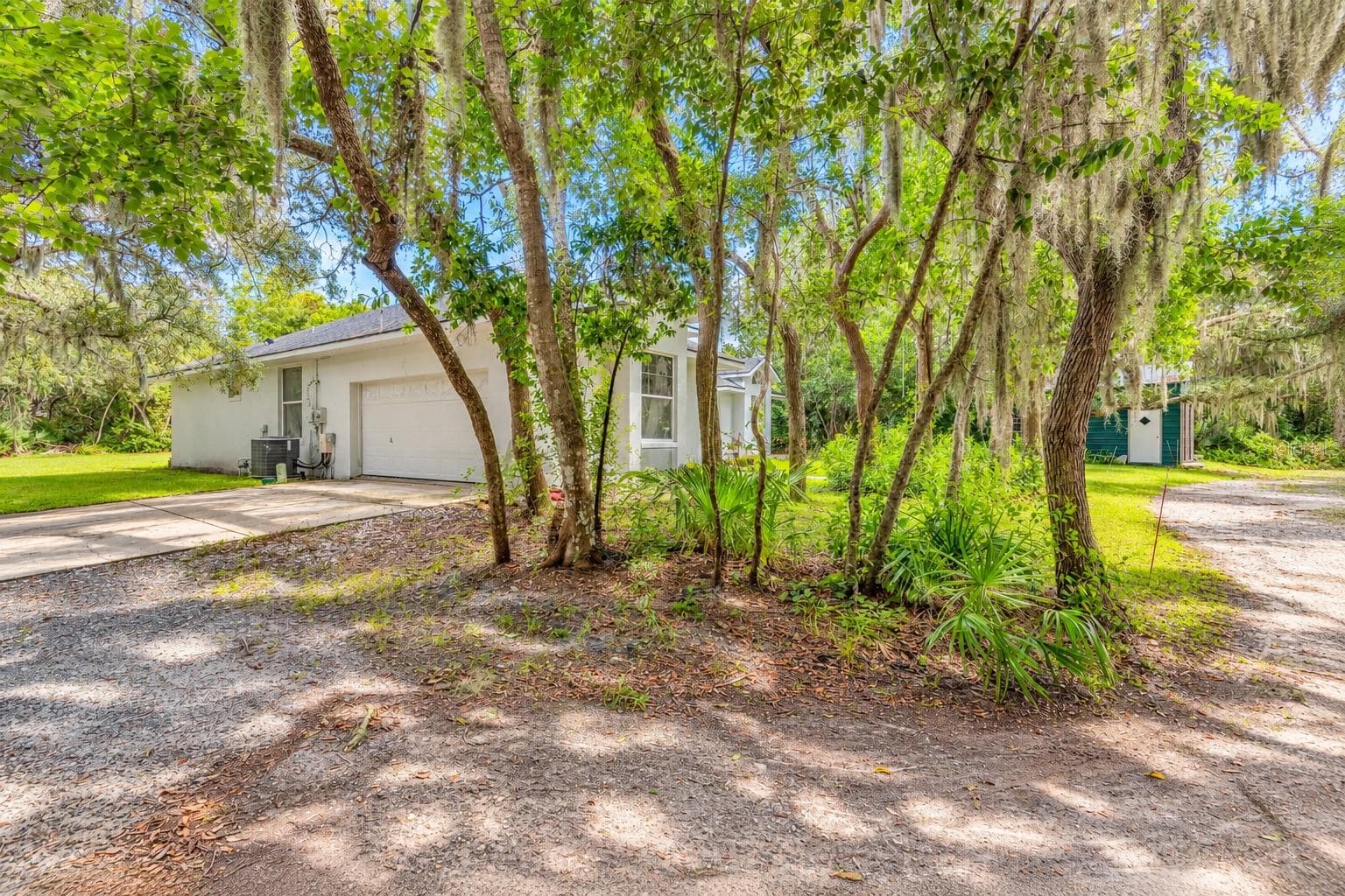 Single Family Residence at 817 BAYRIDGE LANE LN, PORT ORANGE, photo 9 of 59