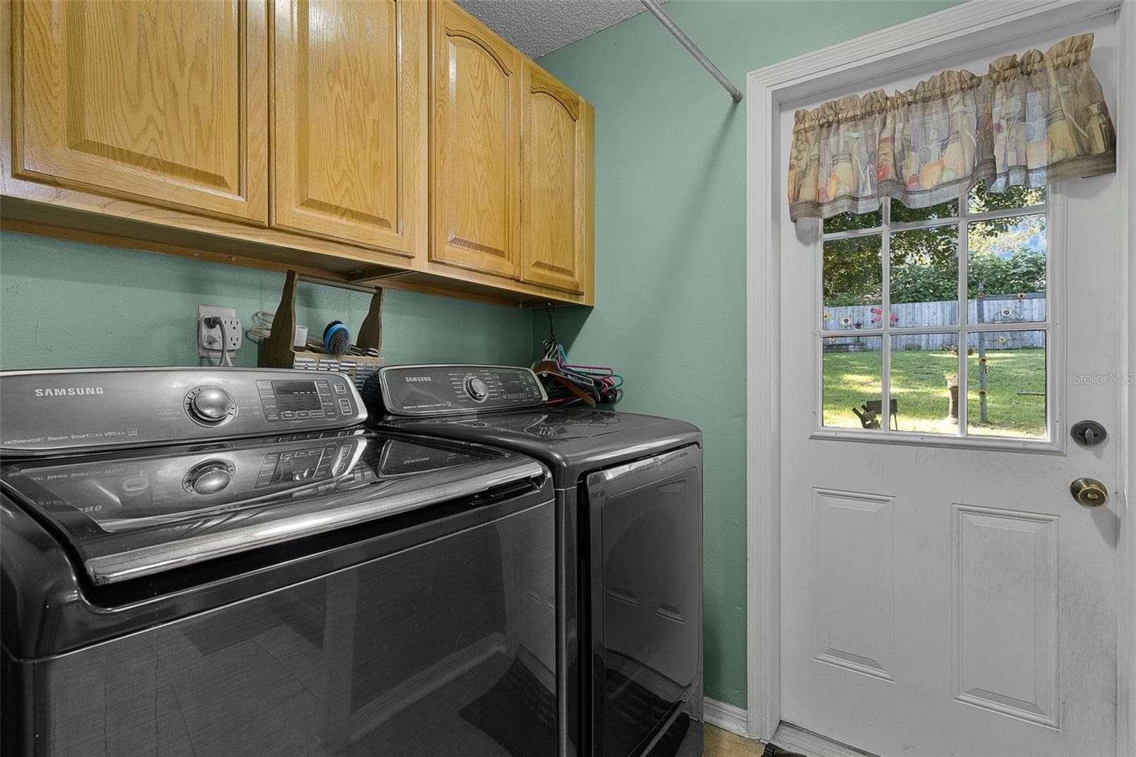 Single Family Residence at 521 E MIRROR LAKE DR, FRUITLAND PARK, photo 15 of 79