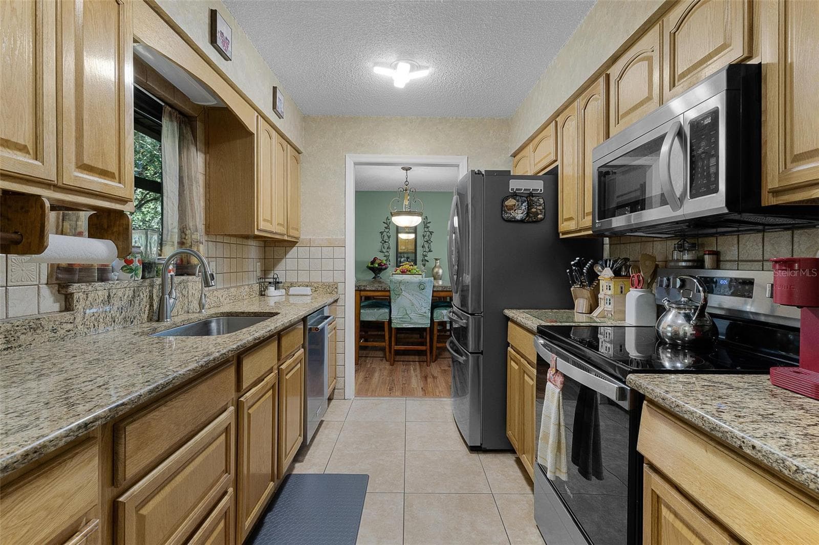 Single Family Residence at 521 E MIRROR LAKE DR, FRUITLAND PARK, photo 17 of 79