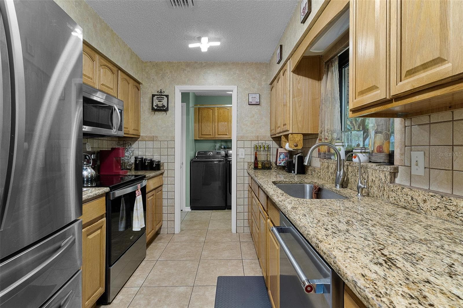 Single Family Residence at 521 E MIRROR LAKE DR, FRUITLAND PARK, photo 14 of 79