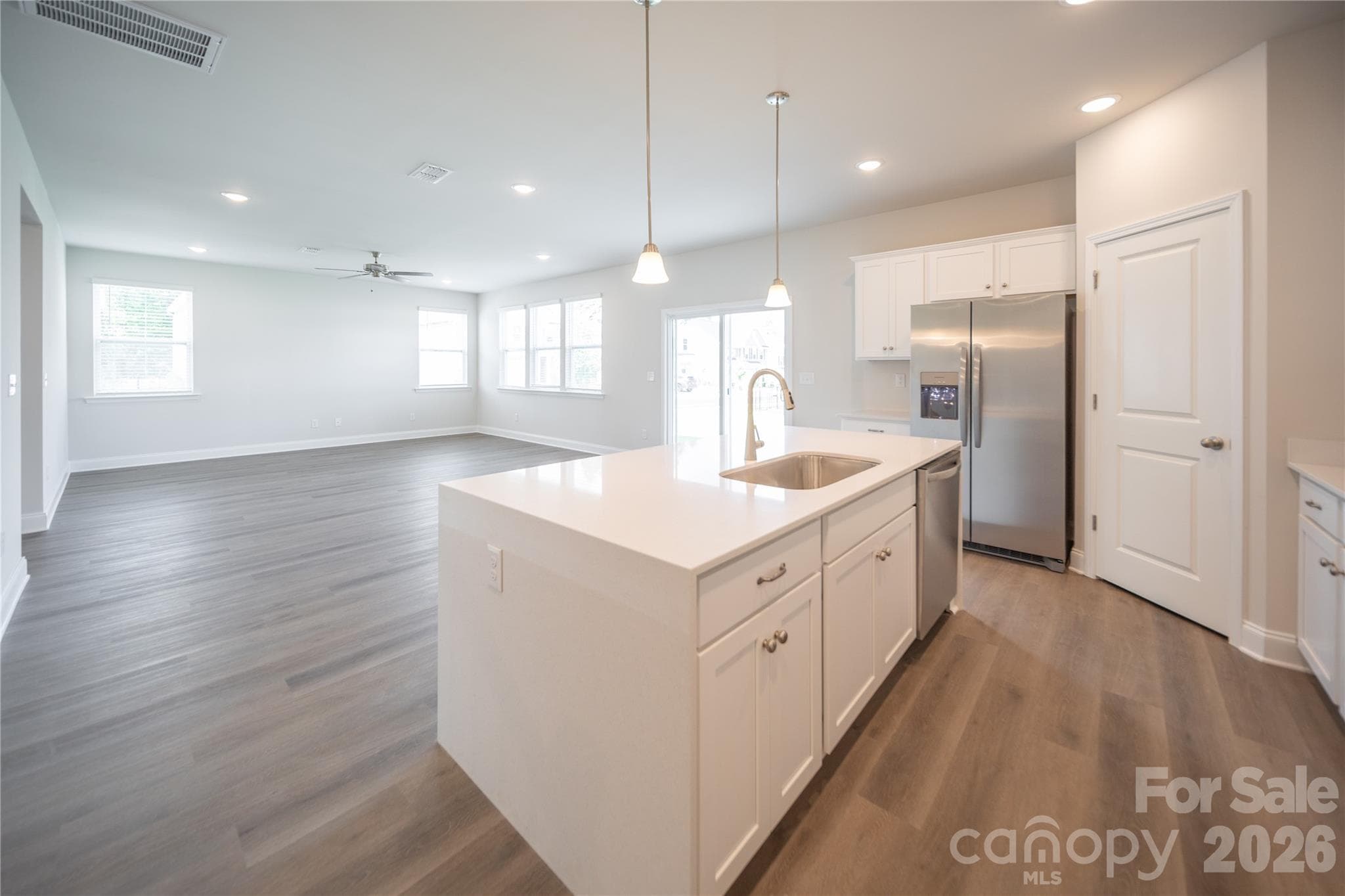 Single Family Residence at 535 Larragan Drive, Denver, photo 9 of 18
