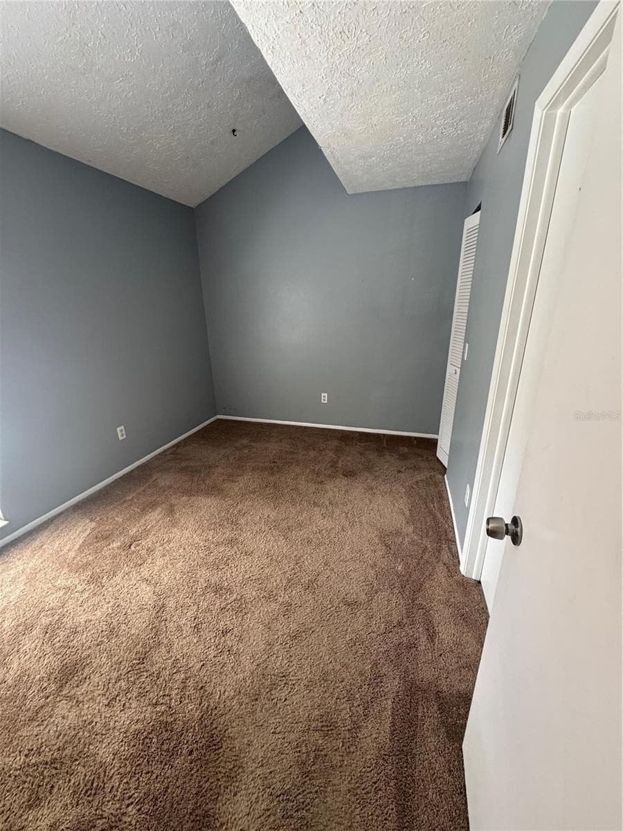Townhouse at 9459 FOREST HILLS CIR, TAMPA, photo 15 of 32