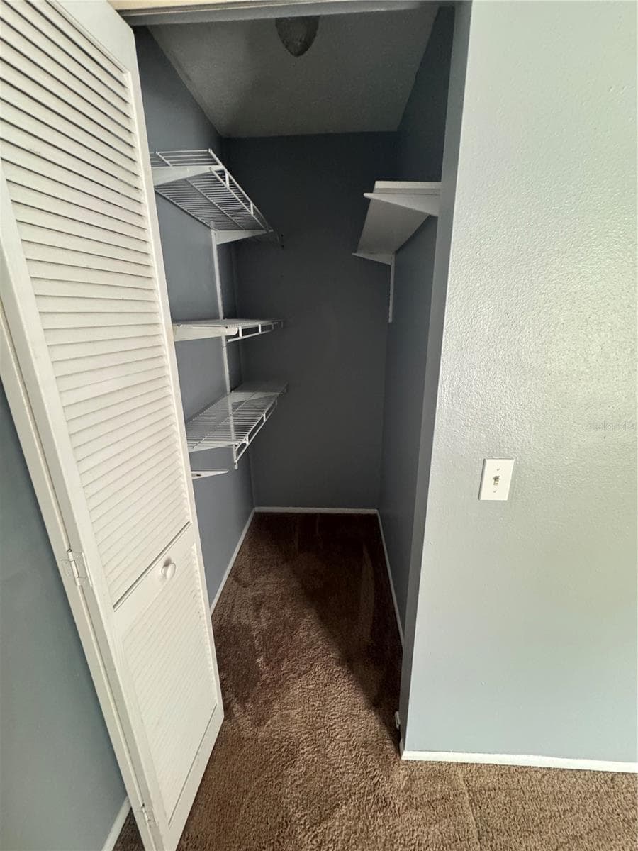 Townhouse at 9459 FOREST HILLS CIR, TAMPA, photo 17 of 32