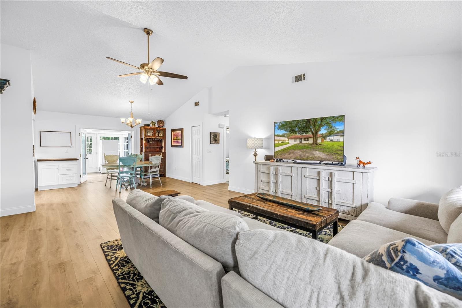 Single Family Residence at 2914 DELROSE DR N, LAKELAND, photo 3 of 43