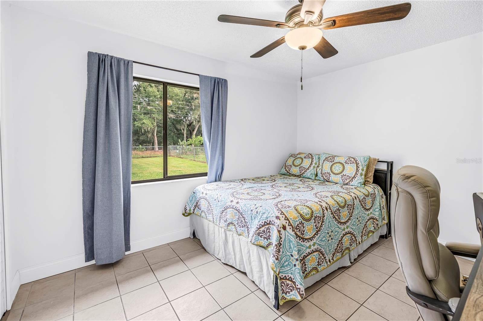 Single Family Residence at 2914 DELROSE DR N, LAKELAND, photo 23 of 43