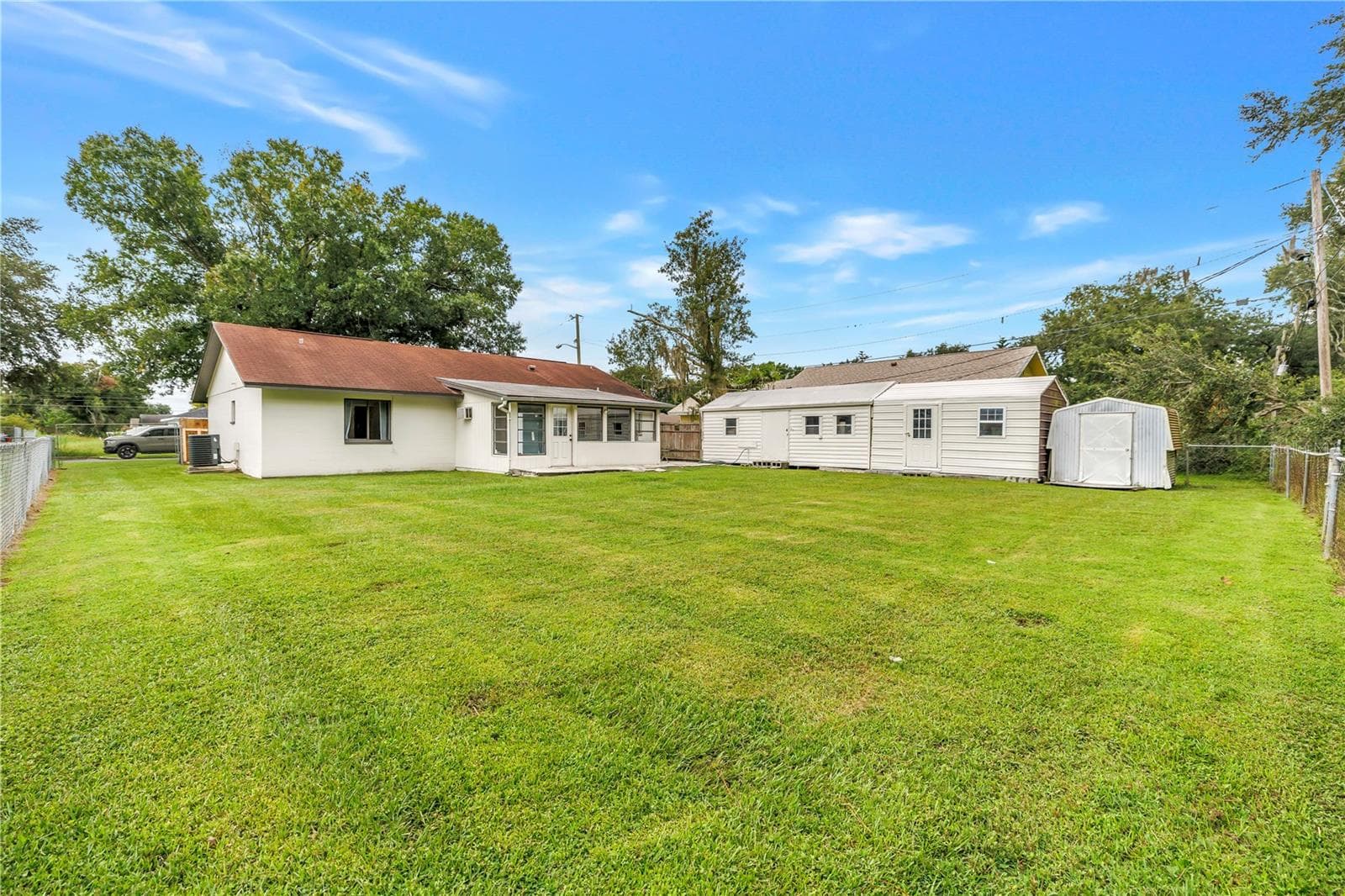Single Family Residence at 2914 DELROSE DR N, LAKELAND, photo 36 of 43