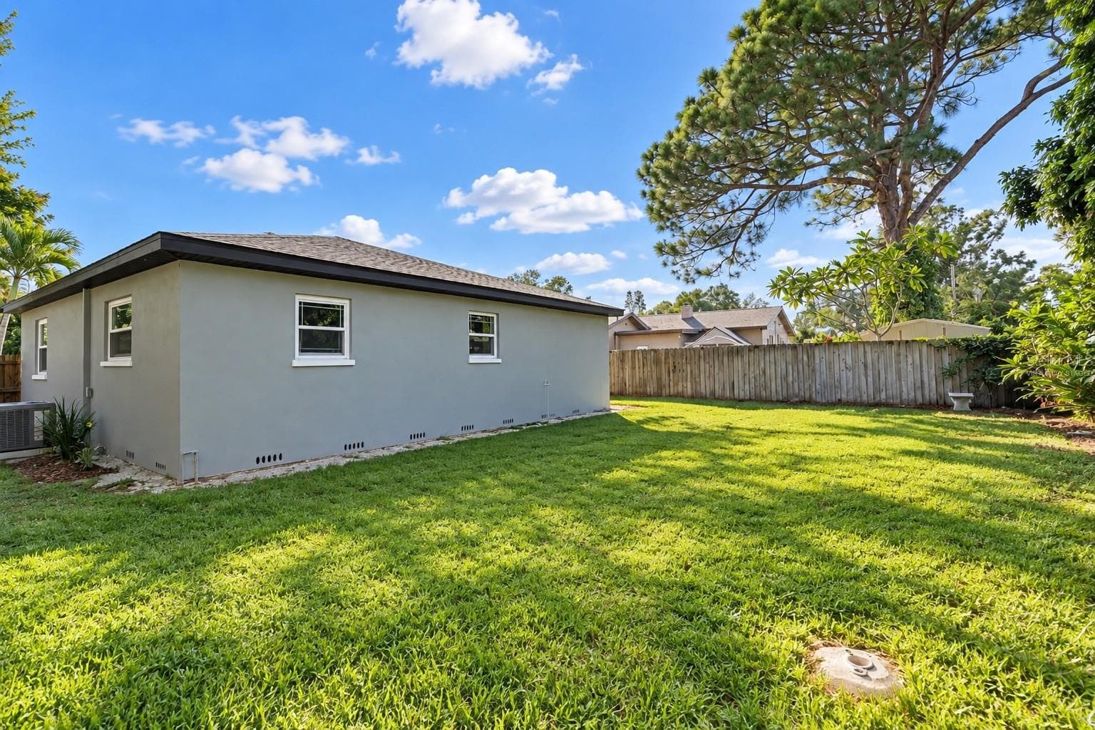 Single Family Residence at 5817 DARTMOUTH AVE N, ST PETERSBURG, photo 18 of 21