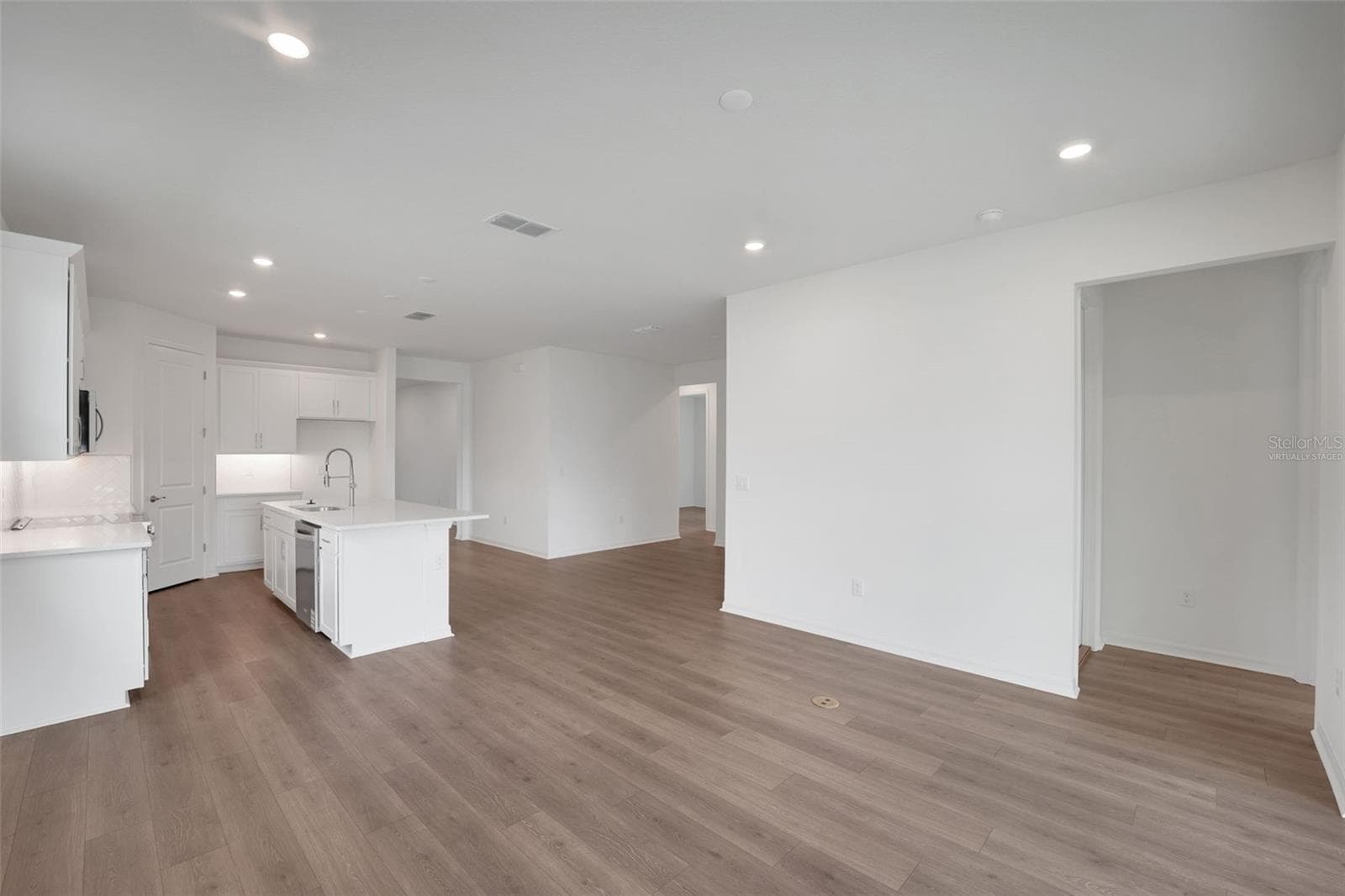 Virtually Staged sample images - 35115 TUSCAN HILL RD, DADE CITY
