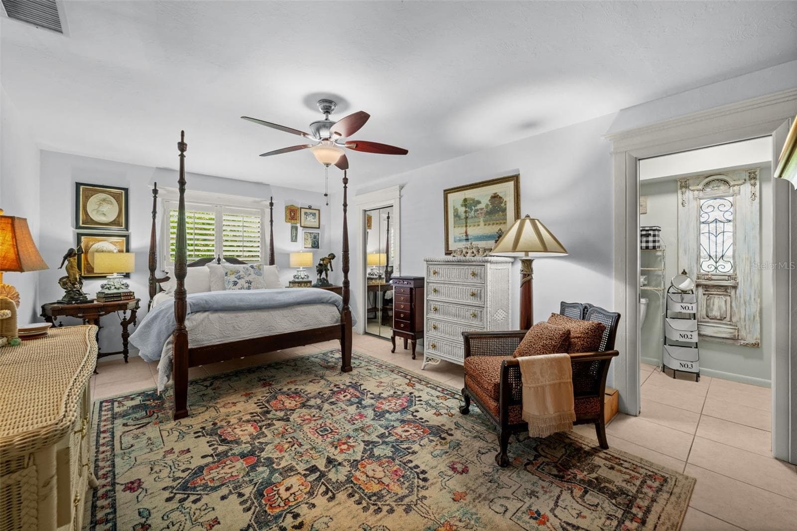 Primary bedroom with ensuite bath - 427 SW 34TH ST, CAPE CORAL