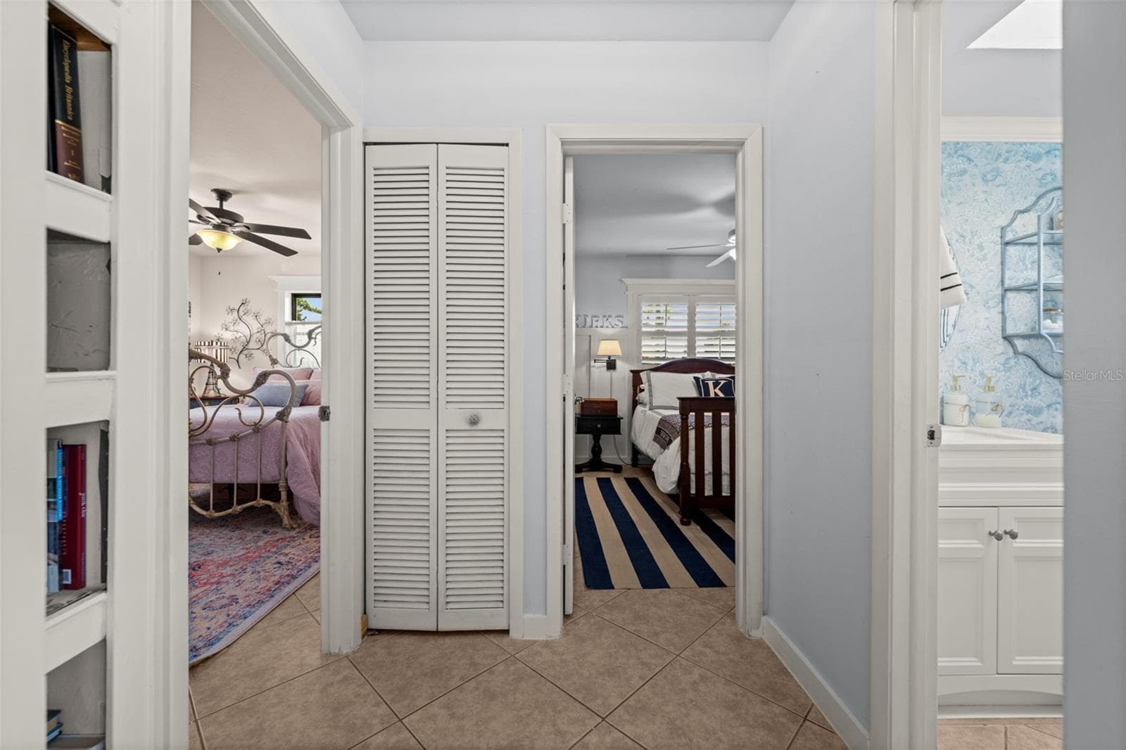 A view of the guest bedrooms and bath - 427 SW 34TH ST, CAPE CORAL