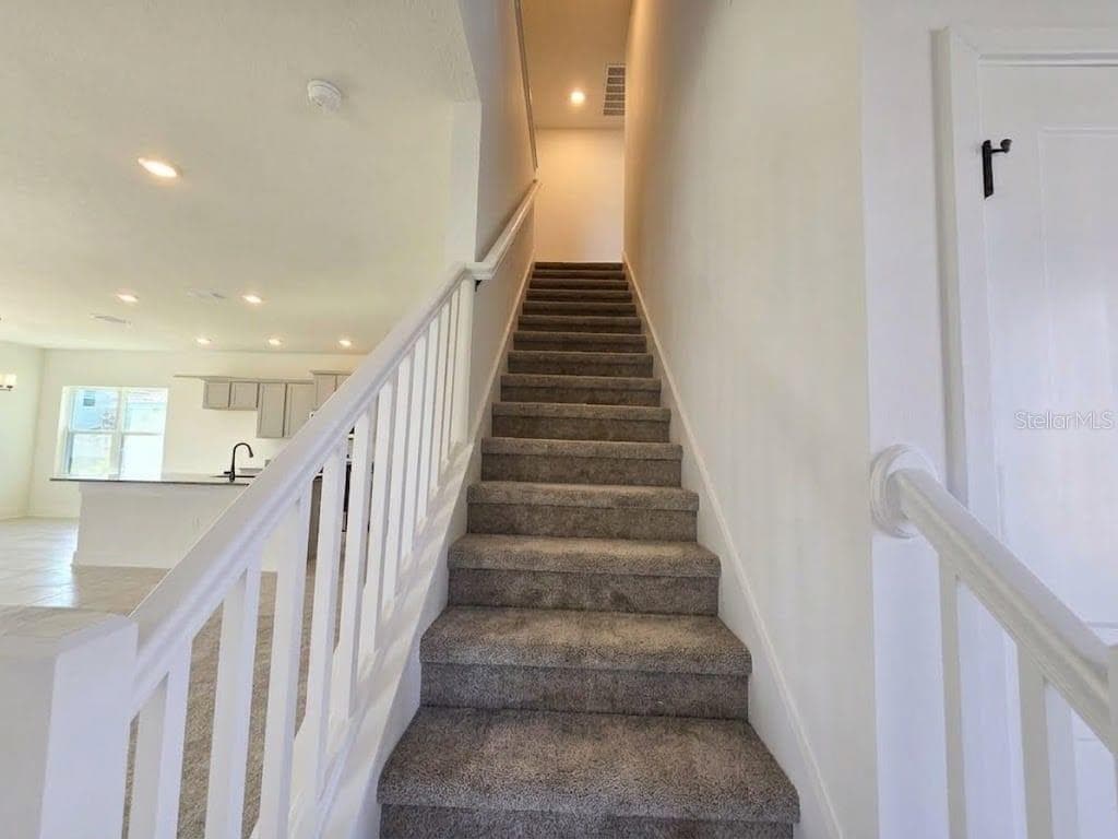 STAIRCASE - 3620 BRIARLYNNE WAY, ST CLOUD