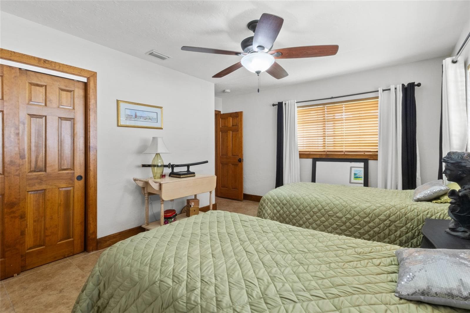Single Family Residence at 5381 PALOS VERDES DR, SARASOTA, photo 19 of 28