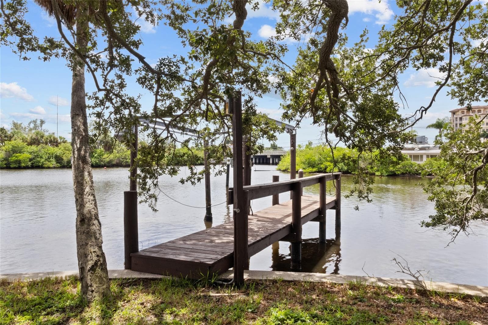 Single Family Residence at 5381 PALOS VERDES DR, SARASOTA, photo 23 of 28