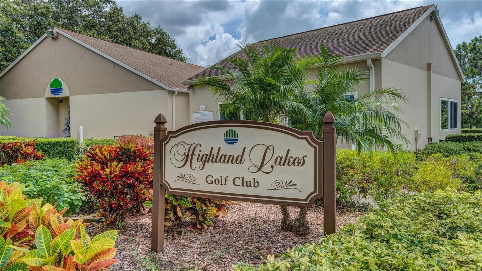 Free golf for two is just one of HL's amazing amenities~ - 3280 SKENE TER, PALM HARBOR