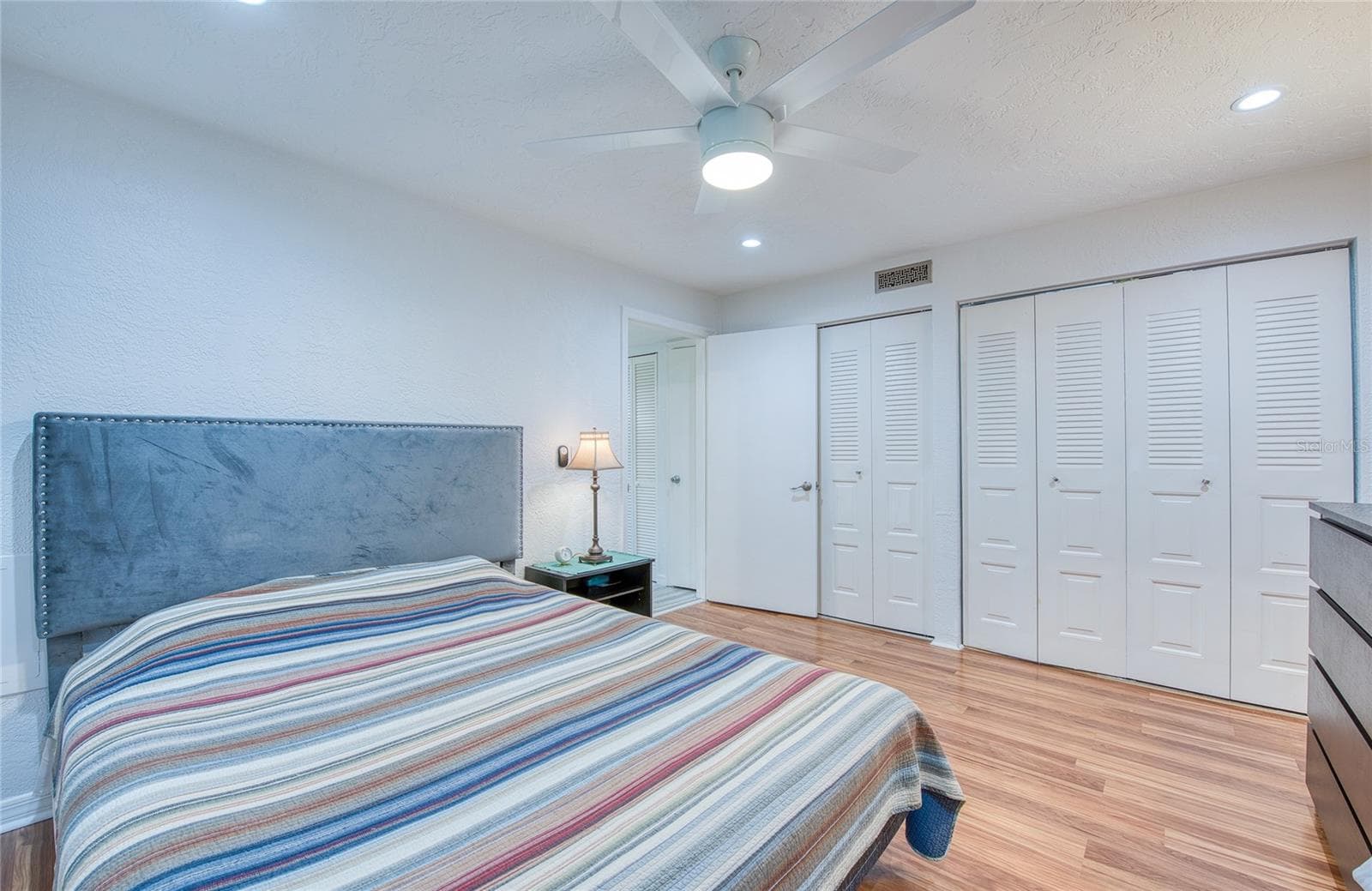 guest bedroom - 4681 1ST ST NE #301, ST PETERSBURG