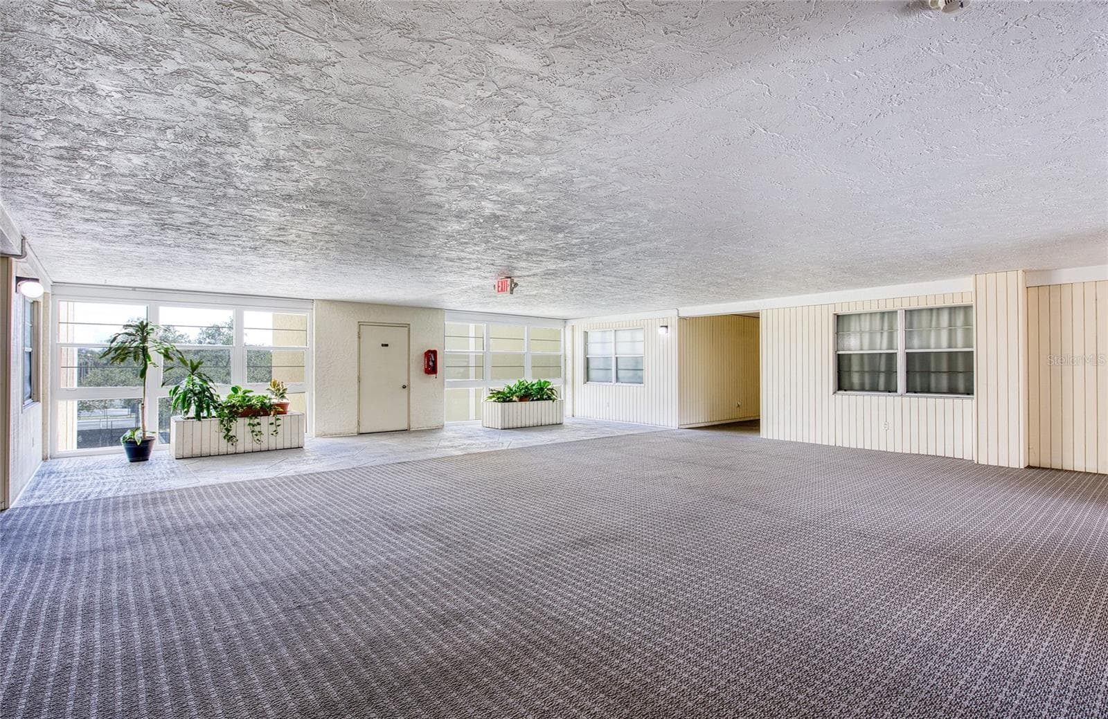 lobby 4th floor - 4681 1ST ST NE #301, ST PETERSBURG