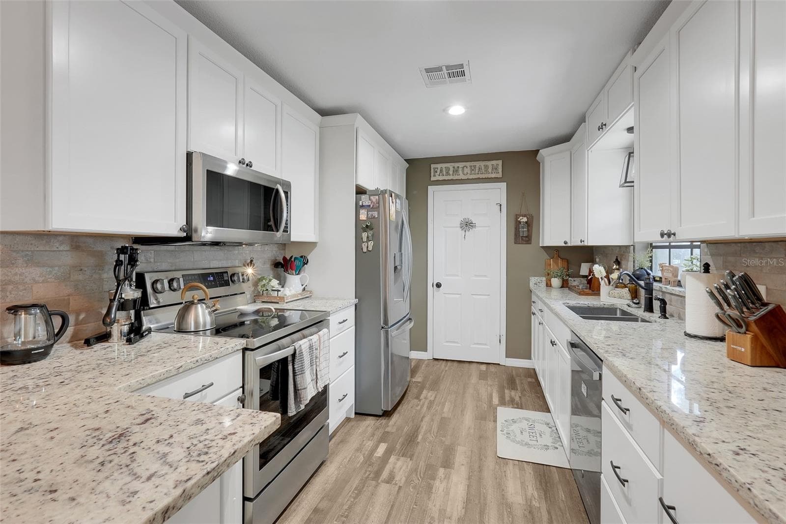 Single Family Residence at 31946 HARRIS RD, TAVARES, photo 21 of 46