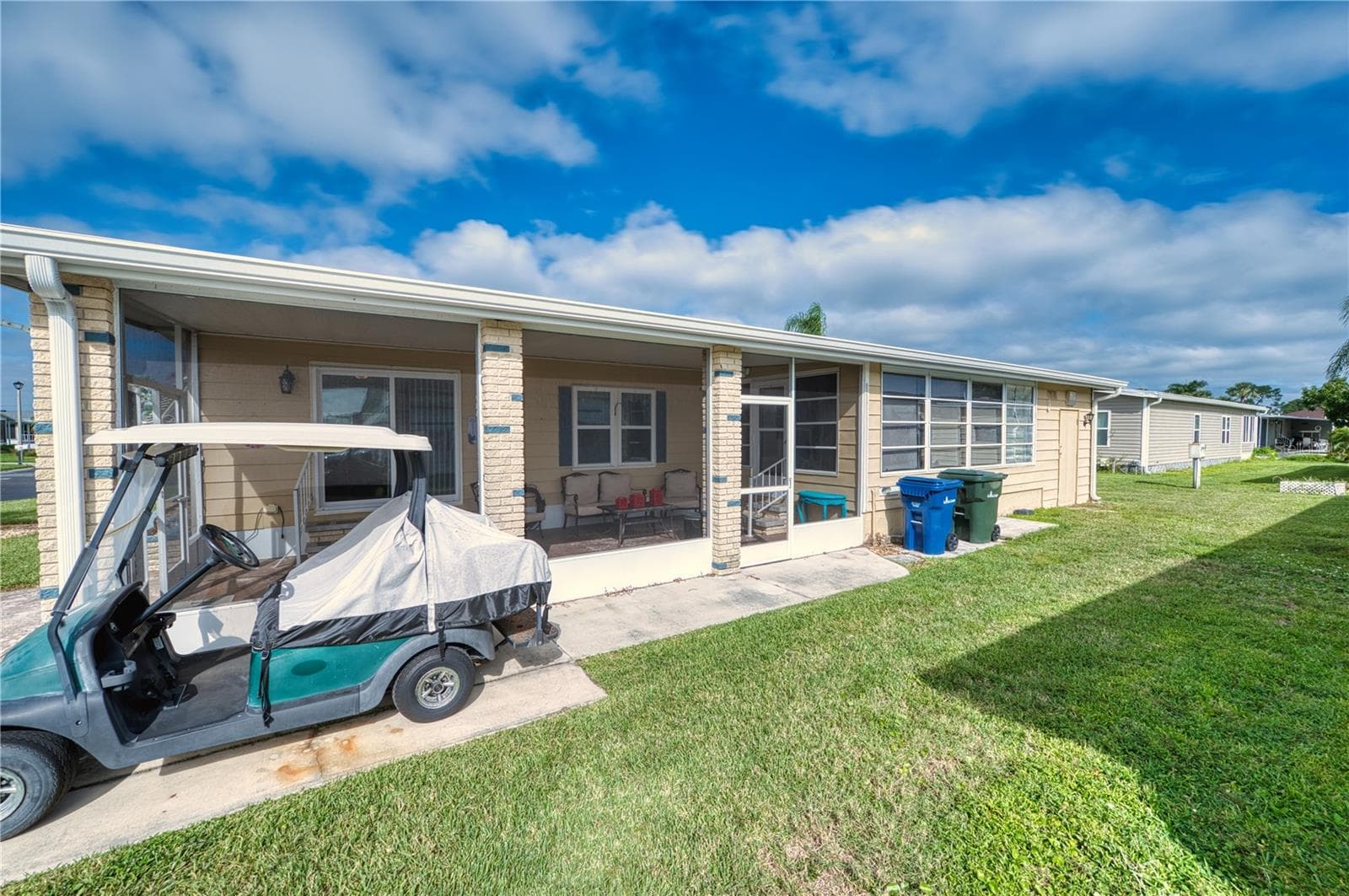 Manufactured Home at 273 CAPTAINS CT, NORTH PORT, photo 4 of 42