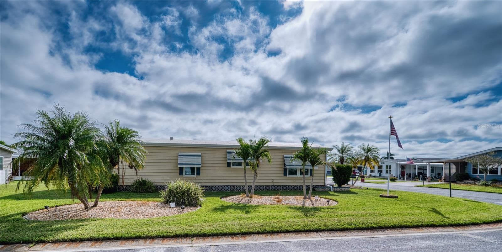 Manufactured Home at 273 CAPTAINS CT, NORTH PORT, photo 7 of 42