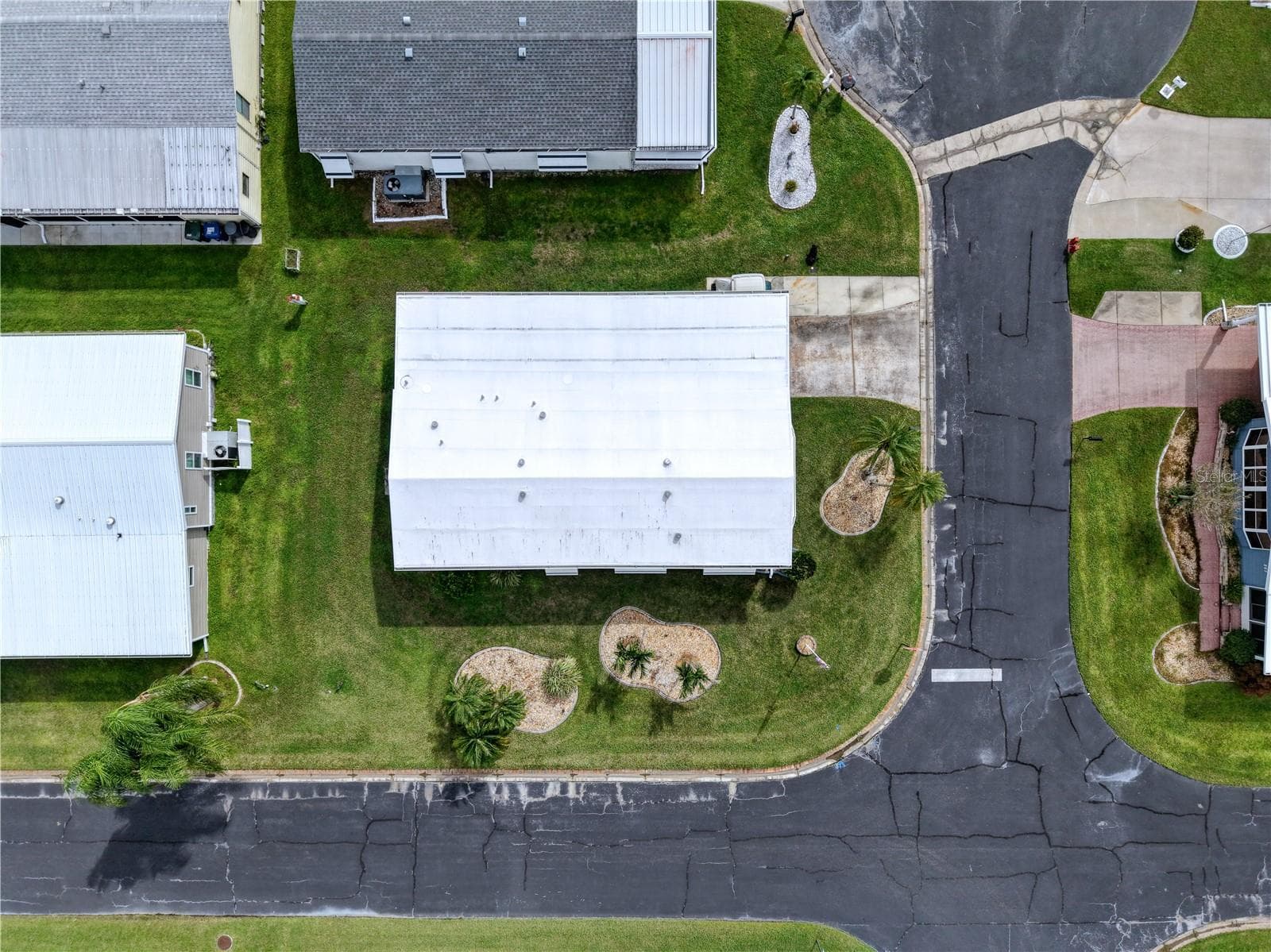 Manufactured Home at 273 CAPTAINS CT, NORTH PORT, photo 31 of 42