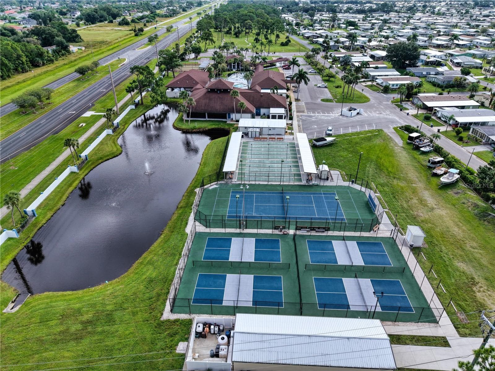 Manufactured Home at 273 CAPTAINS CT, NORTH PORT, photo 37 of 42