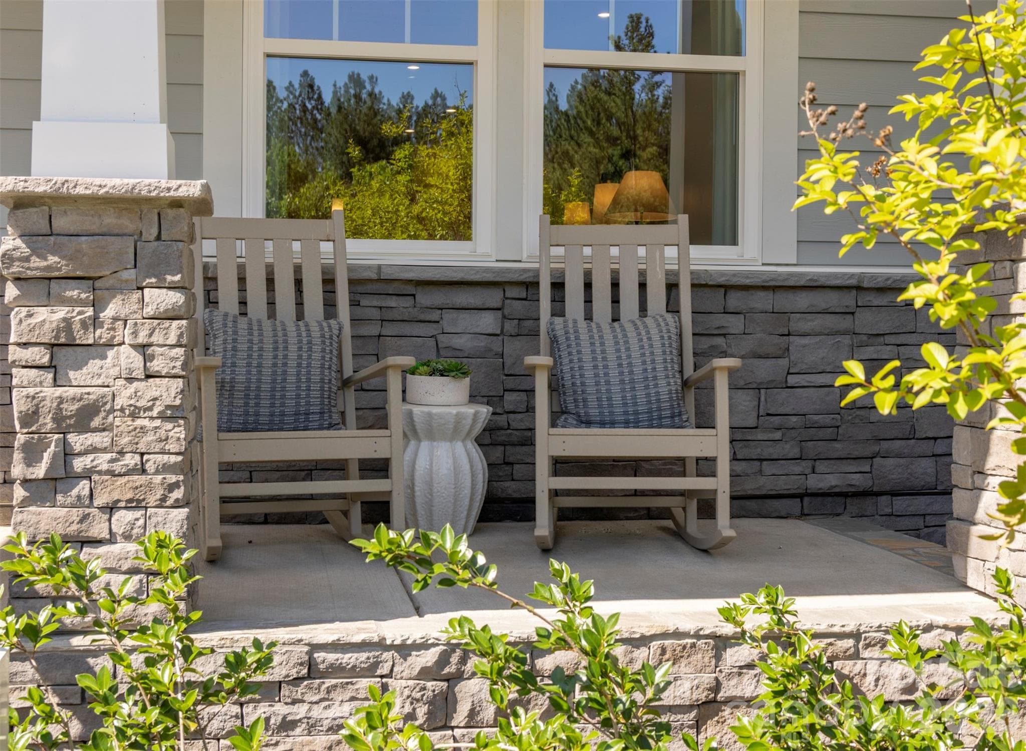 Photos shown are of a staged model home and are for illustrative purposes only. Floor plan is the same; however, finishes, colors, features, fixtures, furnishings, and design selections may vary from the actual home. - Rock Hill