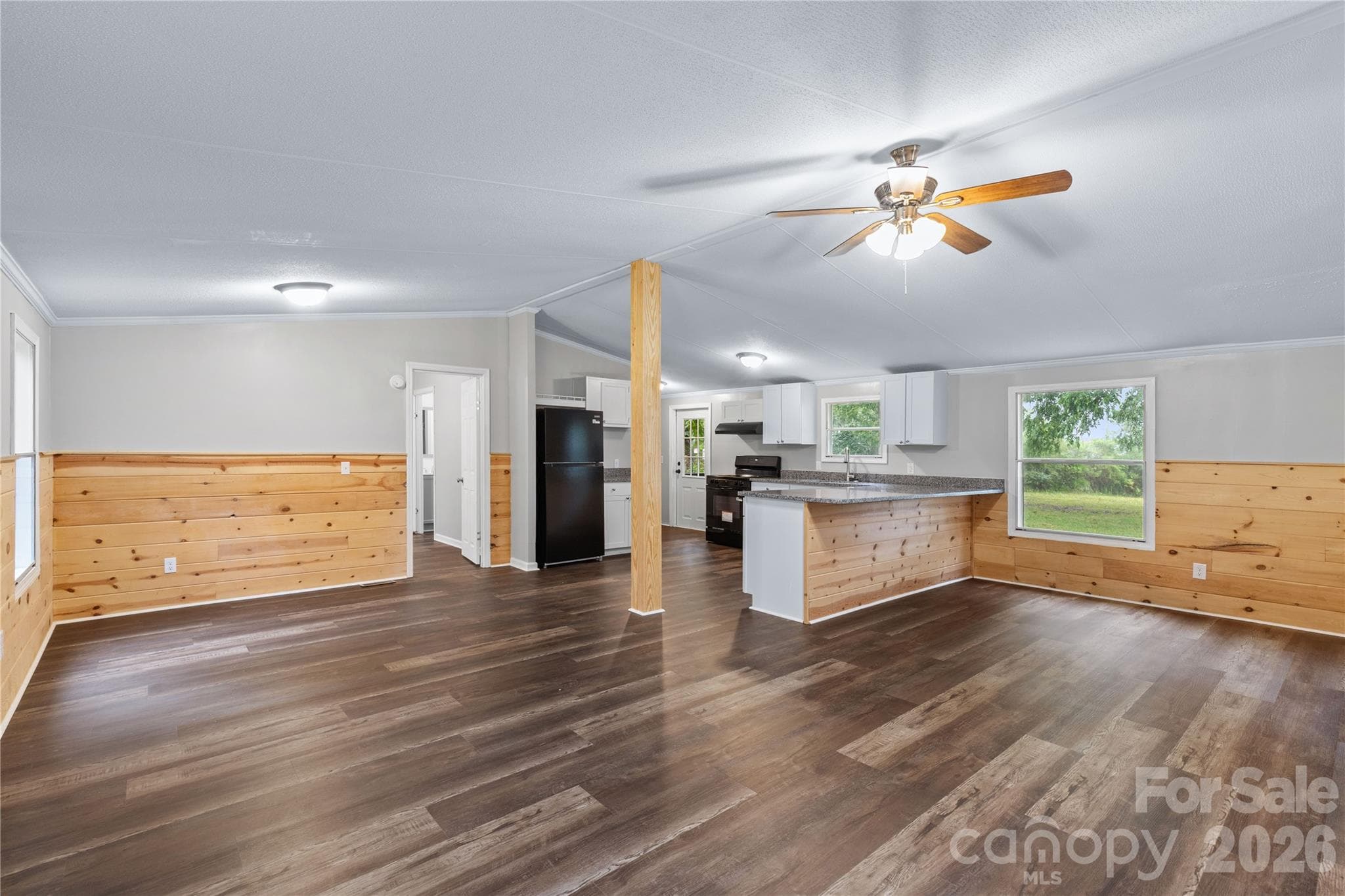 Single Family Residence at 6177 Shiloh Unity Road, Lancaster, photo 3 of 43