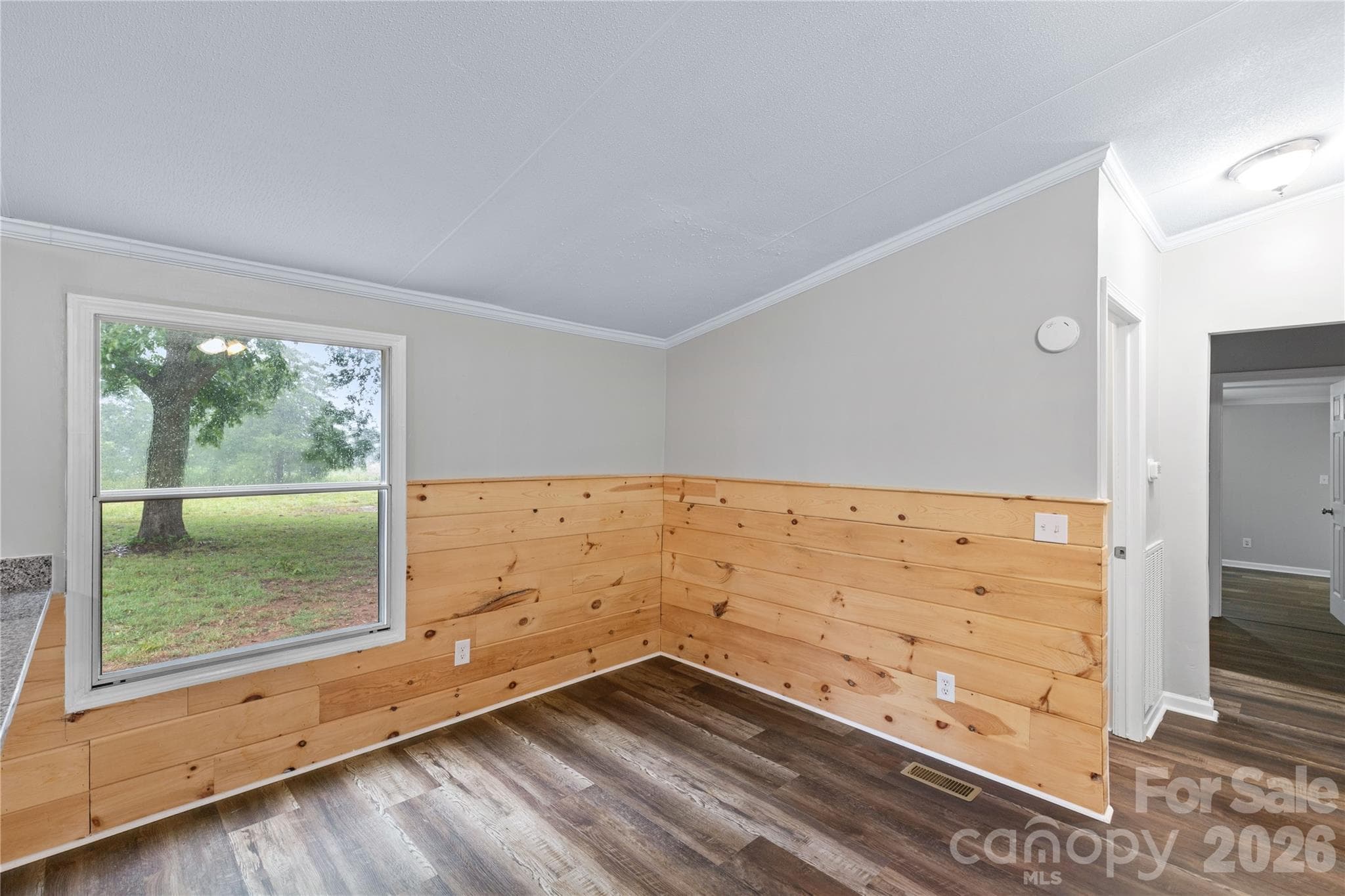 Single Family Residence at 6177 Shiloh Unity Road, Lancaster, photo 9 of 43