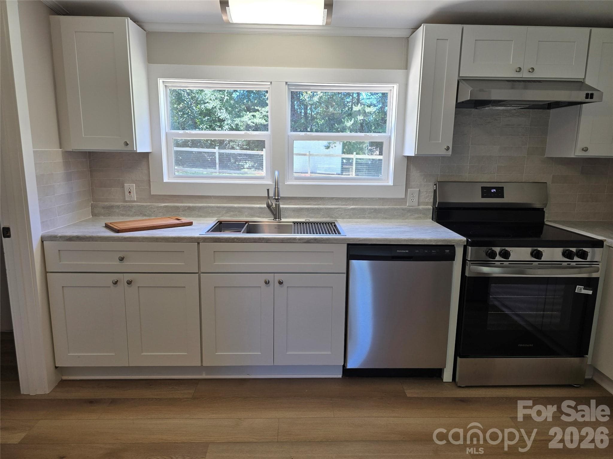 Totally renovated kitchen - 660 Childers Road, Cleveland