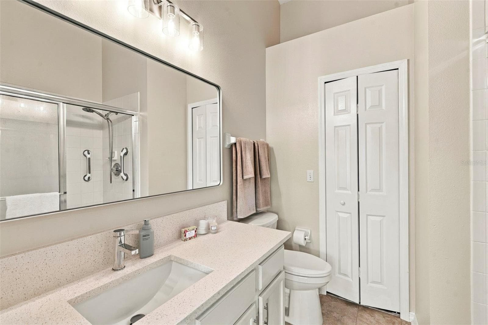 Primary bathroom ensuite - 11193 KAPOK GRAND CIR, SEMINOLE