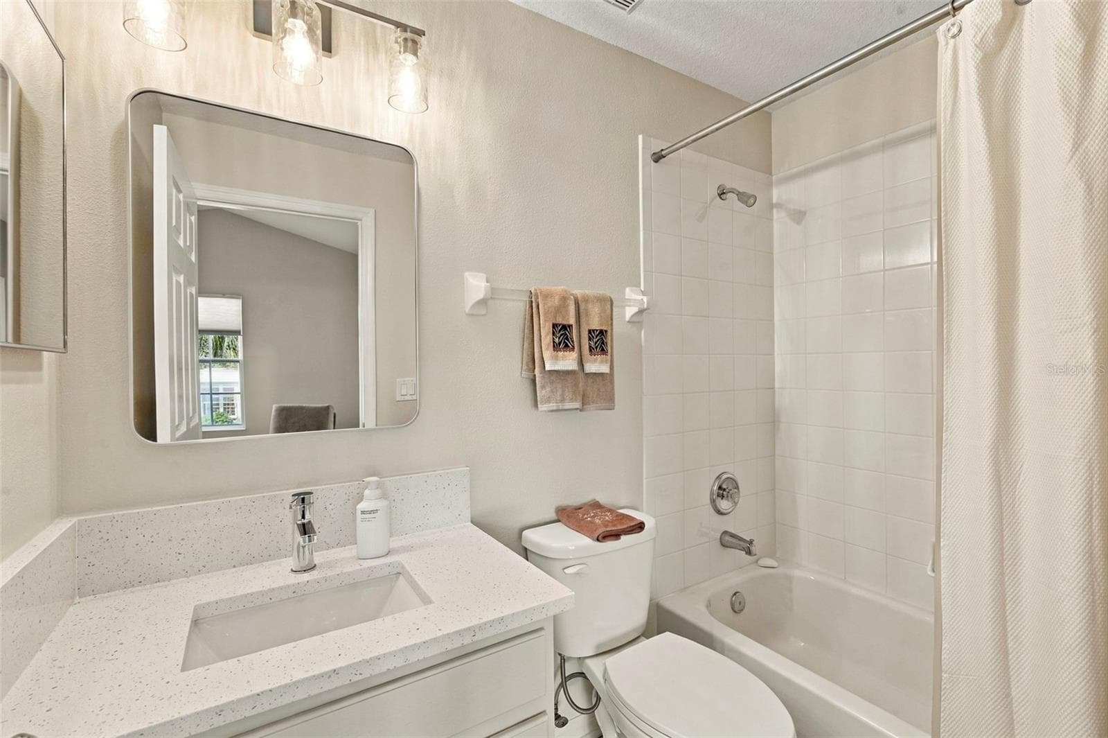 Ensuite bathroom for 2nd bedroom - 11193 KAPOK GRAND CIR, SEMINOLE