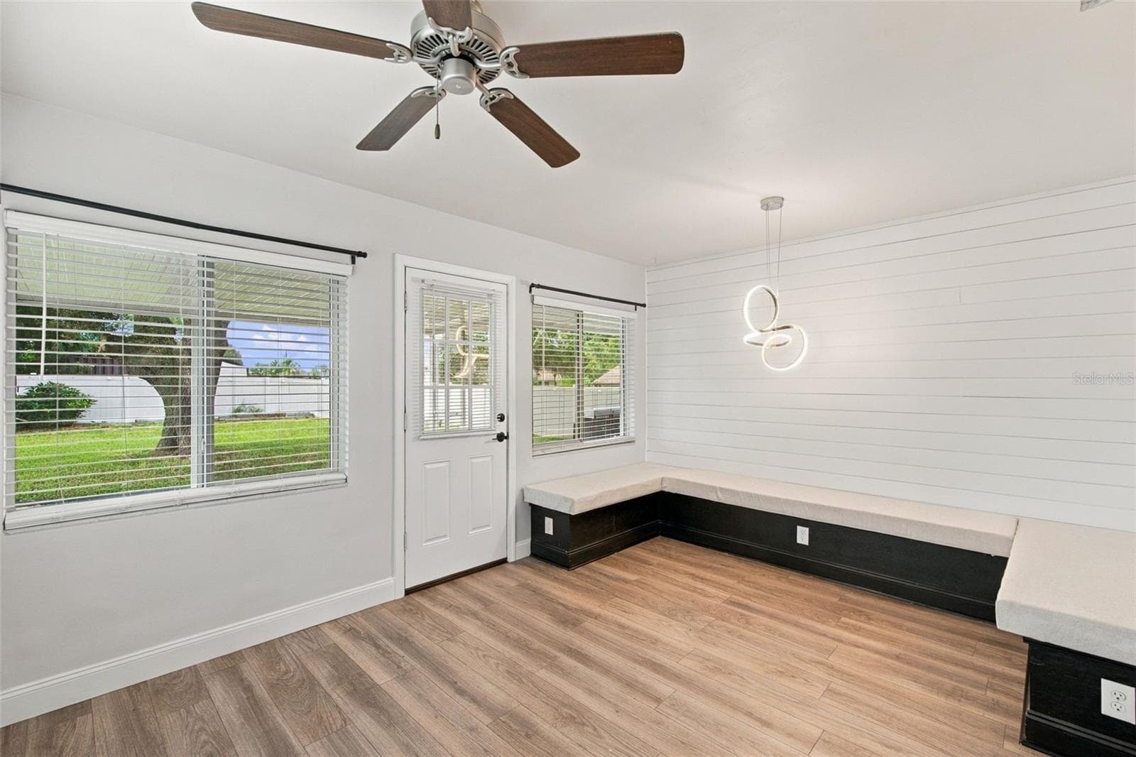 Dining Room Built In Seating - 930 DORA AVE, TAVARES