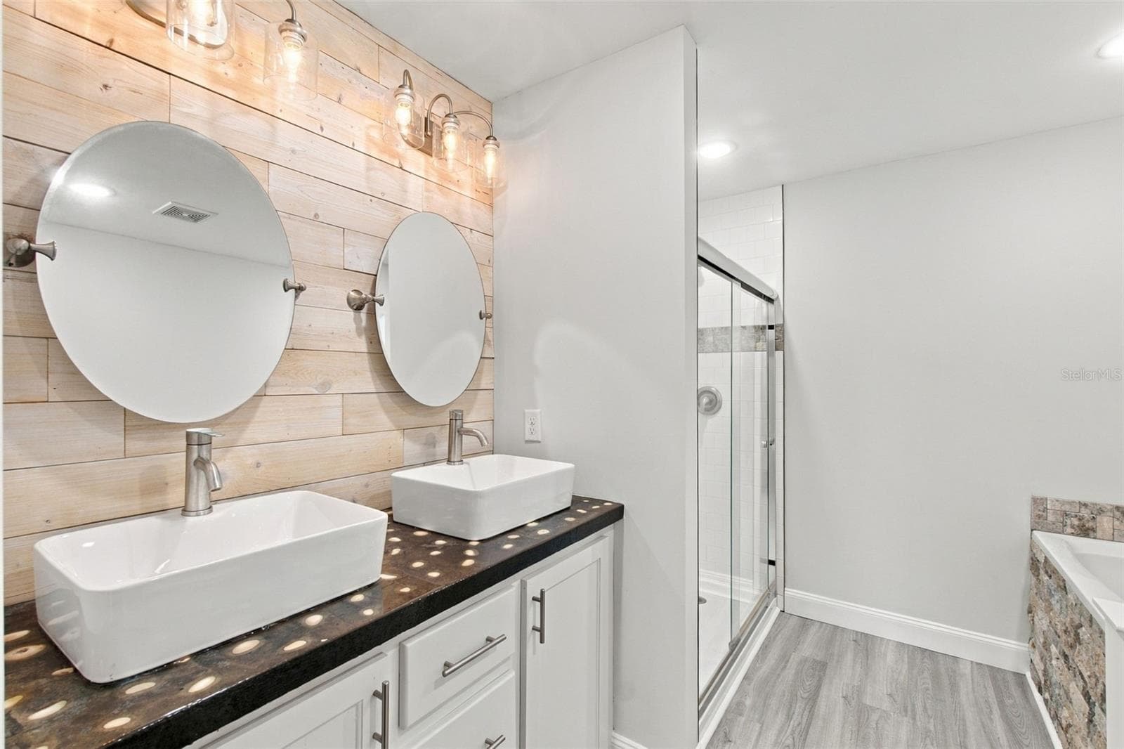 Primary Bath - 930 DORA AVE, TAVARES