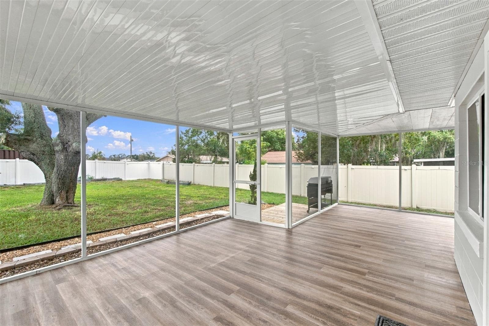 Back Screened, Covered Porch - 930 DORA AVE, TAVARES