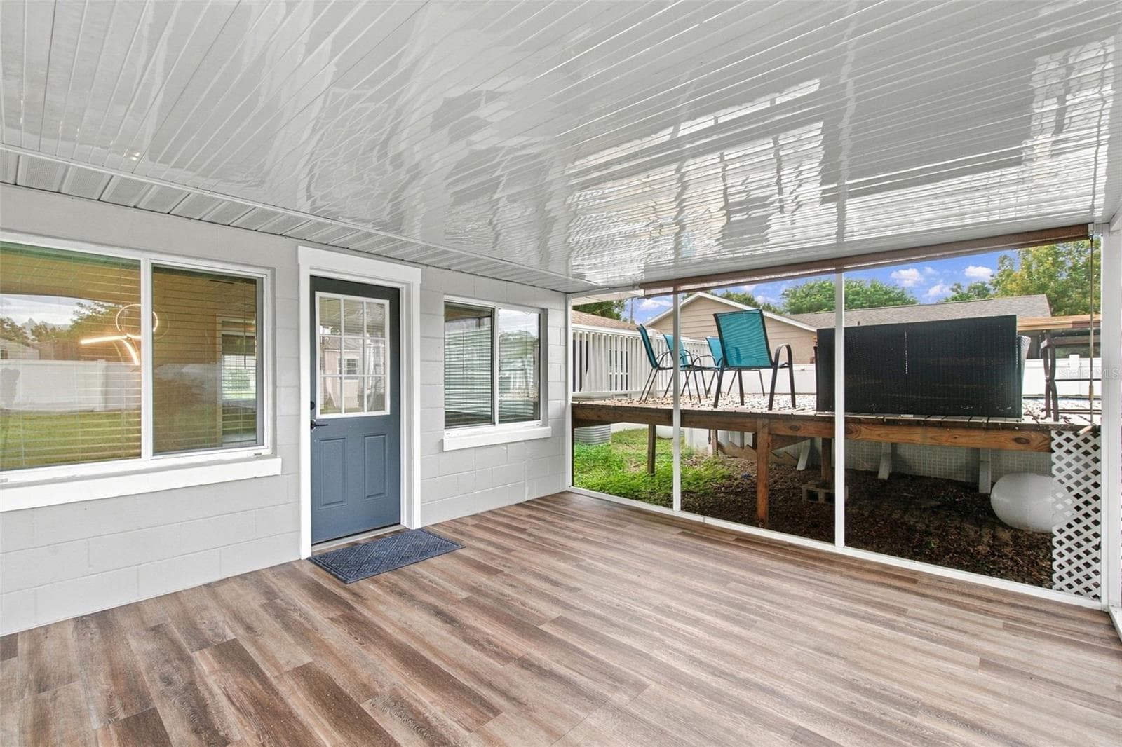 Back Screened, Covered Porch - 930 DORA AVE, TAVARES