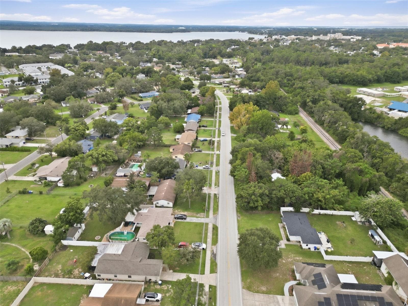 Single Family Residence at 930 DORA AVE, TAVARES, photo 31 of 32