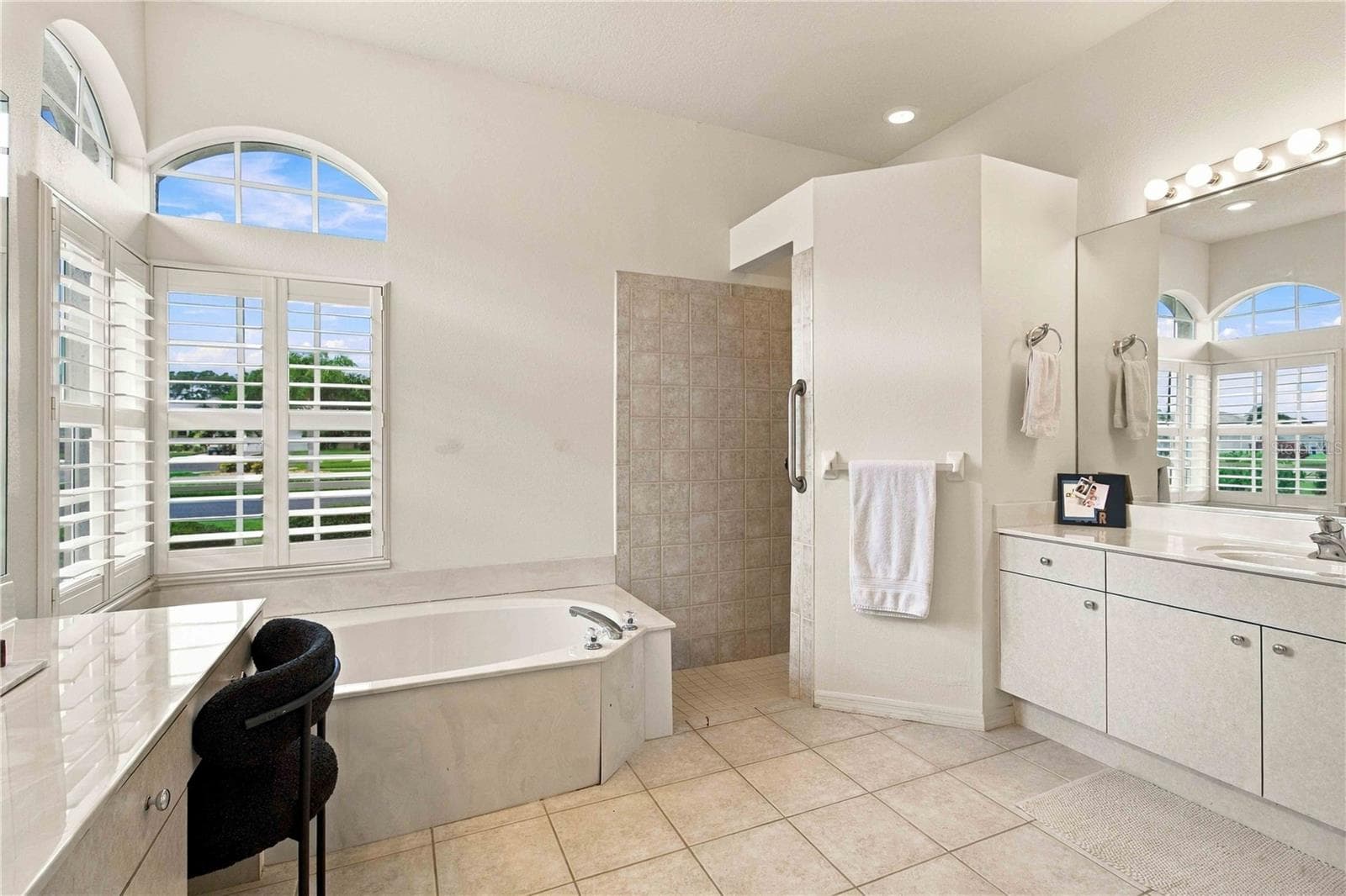 Single Family Residence at 5556 SABAL TRACE DR, NORTH PORT, photo 16 of 28