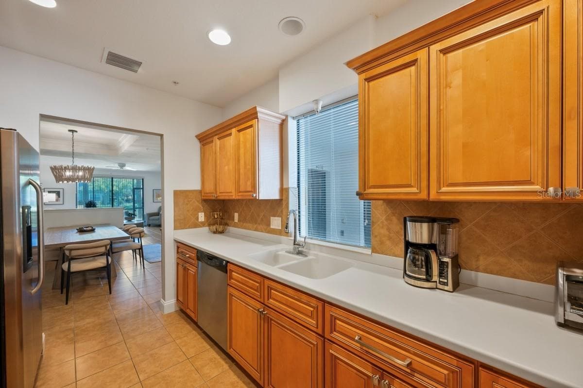 Condominium at 4040 OVERTURE CIR #478, BRADENTON, photo 10 of 48