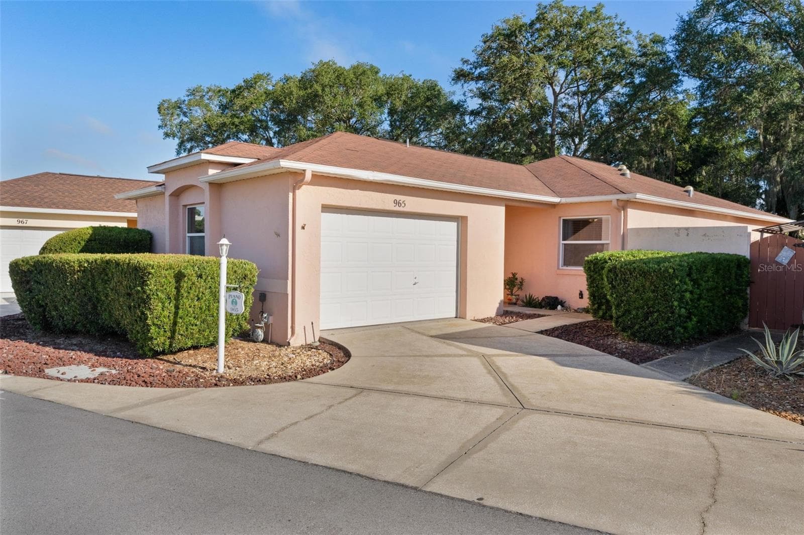 Single Family Residence at 965 AVALON AVE, THE VILLAGES, photo 2 of 27