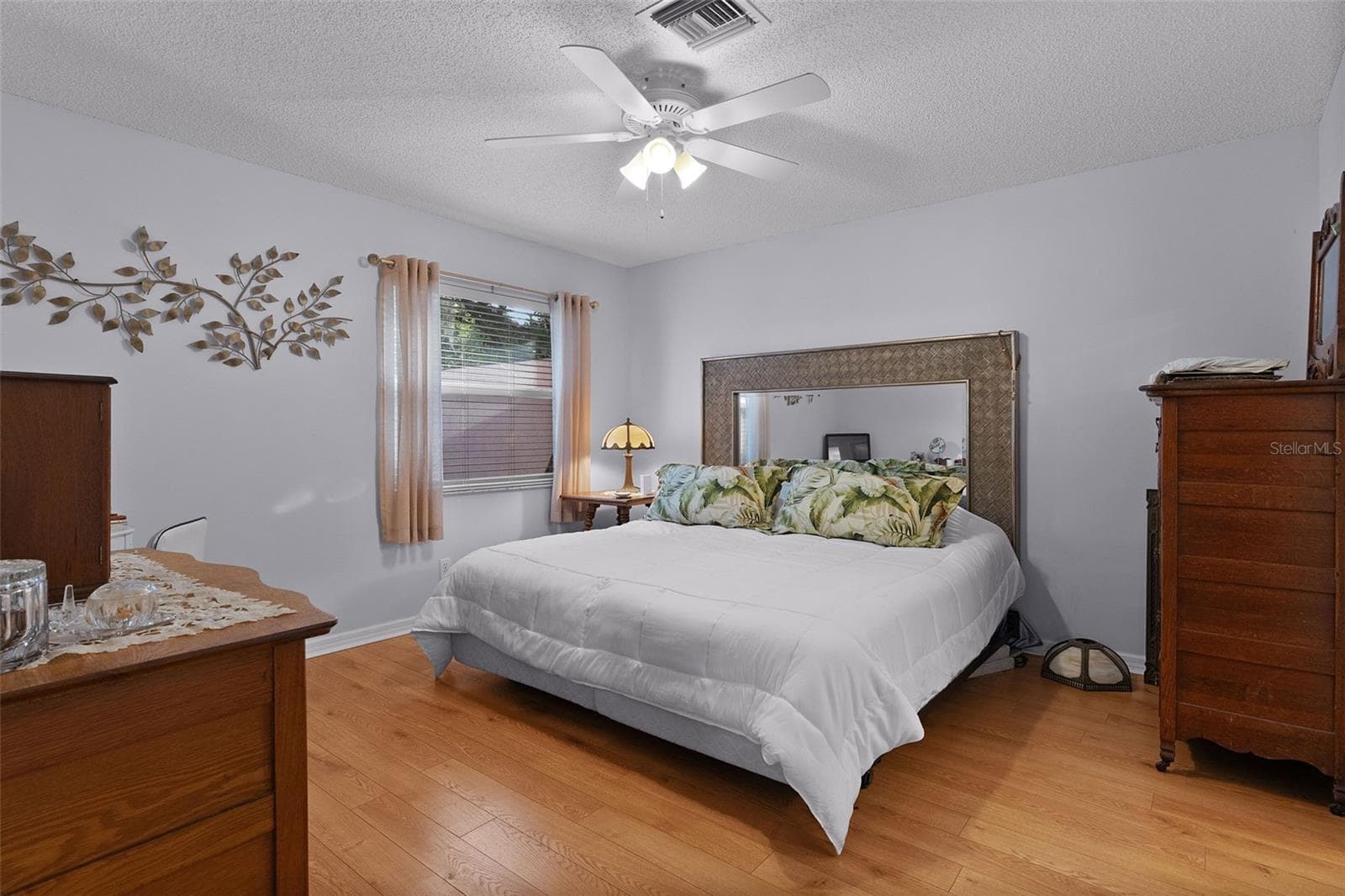 Single Family Residence at 965 AVALON AVE, THE VILLAGES, photo 9 of 27