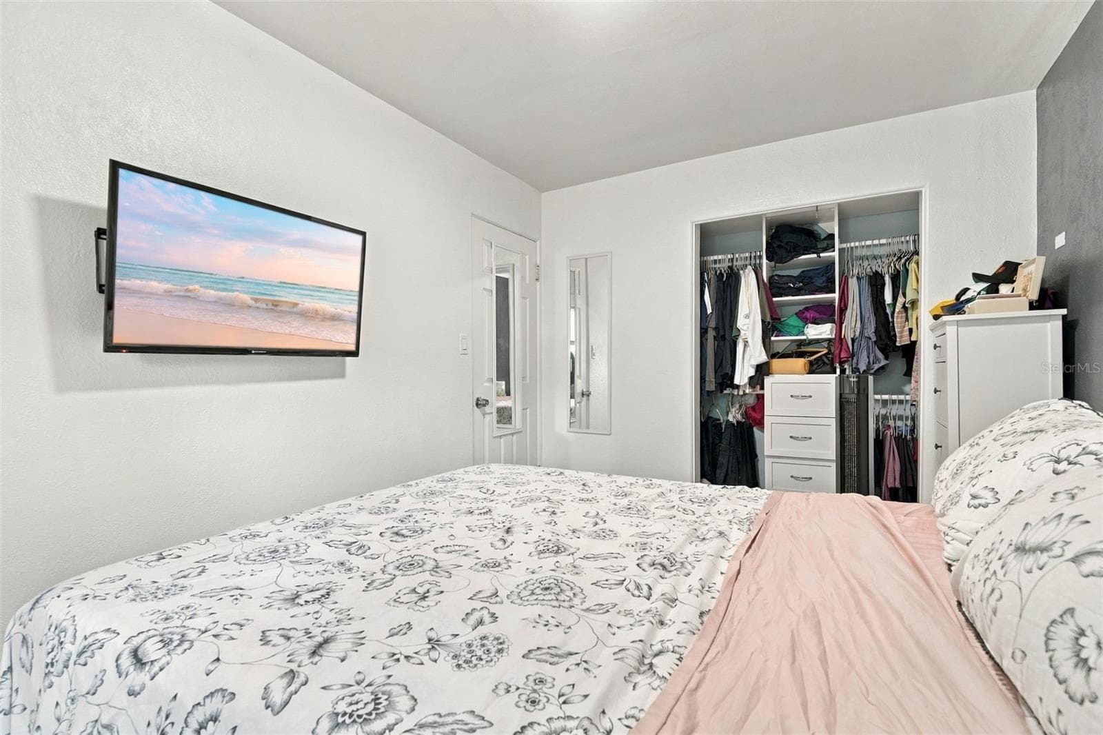 Primary Suite pic 2 - 701 SPRINGBANK AVE, ORANGE CITY