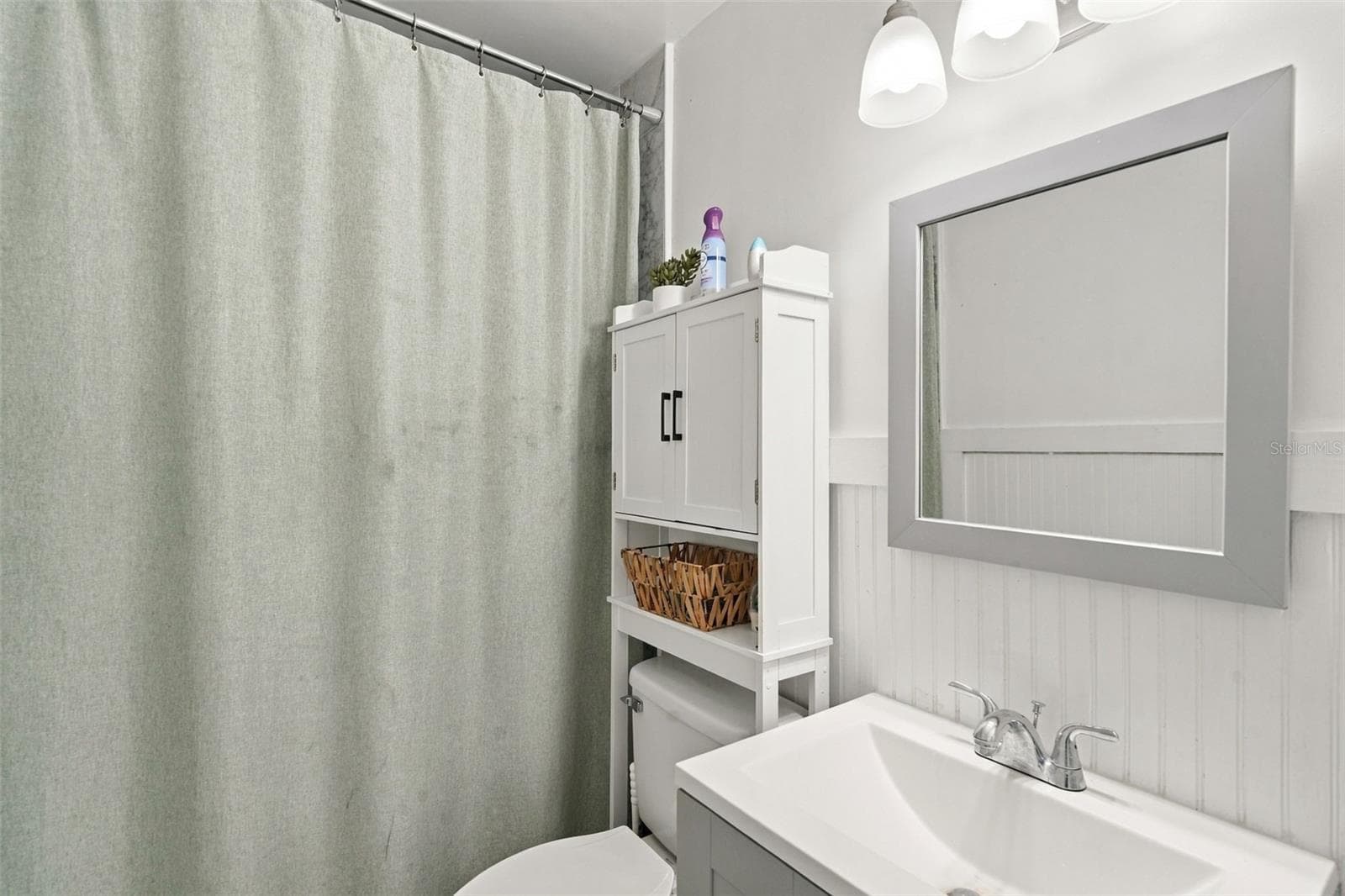 Bath - 701 SPRINGBANK AVE, ORANGE CITY