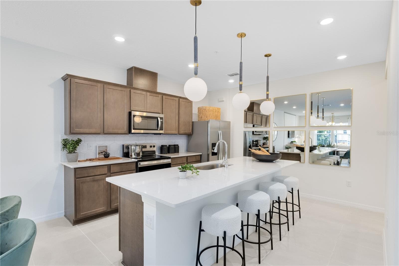 Model Home Design Only. Pictures and furnishings are for illustrative purposes only. Elevations, colors and options may vary. Furniture is for model home staging only. - 7876 EMERALD PALM STREET, ORLANDO