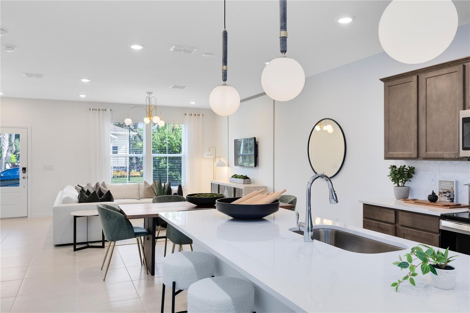 Model Home Design Only. Pictures and furnishings are for illustrative purposes only. Elevations, colors and options may vary. Furniture is for model home staging only. - 7876 EMERALD PALM STREET, ORLANDO