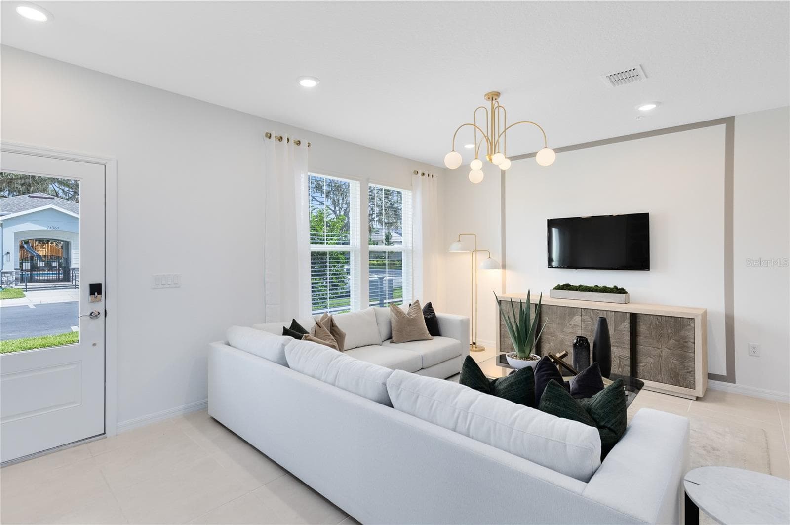 Model Home Design Only. Pictures and furnishings are for illustrative purposes only. Elevations, colors and options may vary. Furniture is for model home staging only. - 7876 EMERALD PALM STREET, ORLANDO